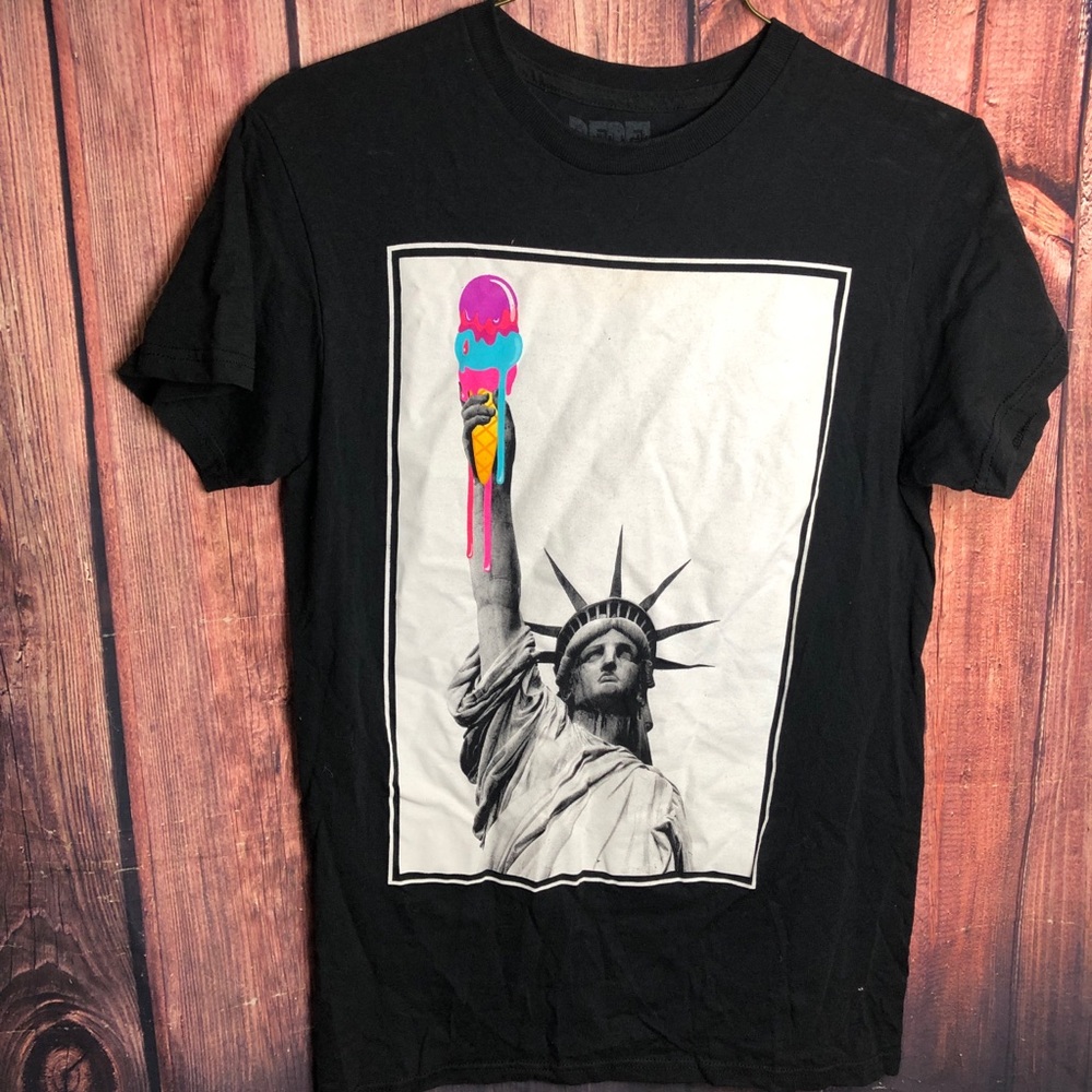 NYC graphic tee size small